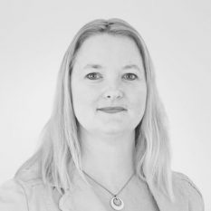 petek-employee-ms-hart-3960