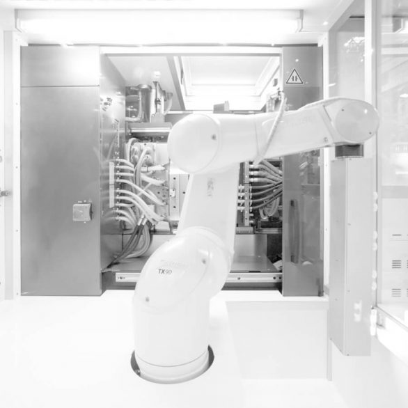 roboter-im-reinraum-k